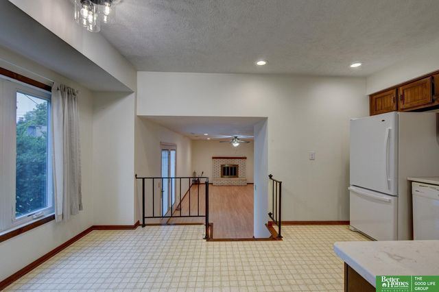 1602 Lawrence Lane, Bellevue, NE 68005