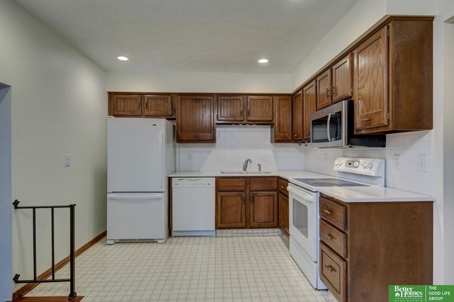 1602 Lawrence Lane, Bellevue, NE 68005