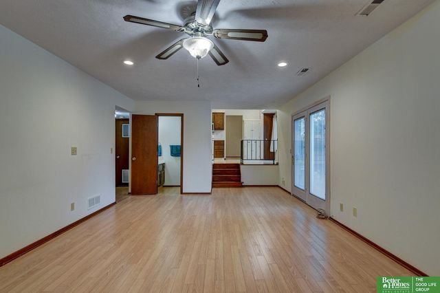 1602 Lawrence Lane, Bellevue, NE 68005