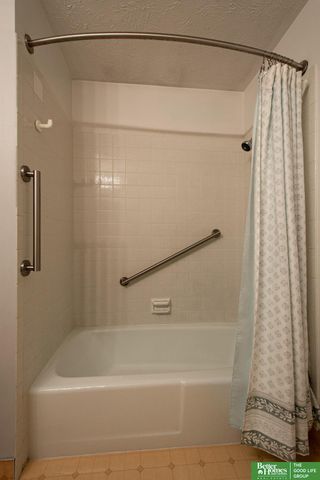 1602 Lawrence Lane, Bellevue, NE 68005