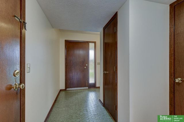 1602 Lawrence Lane, Bellevue, NE 68005