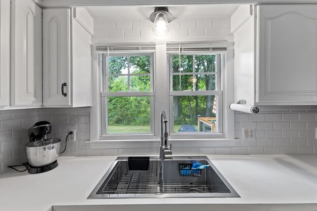 24 June Street Ter, Worcester, MA 01602