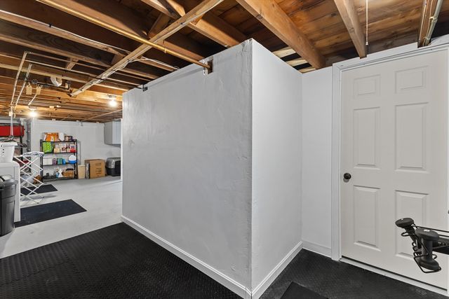 24 June Street Ter, Worcester, MA 01602