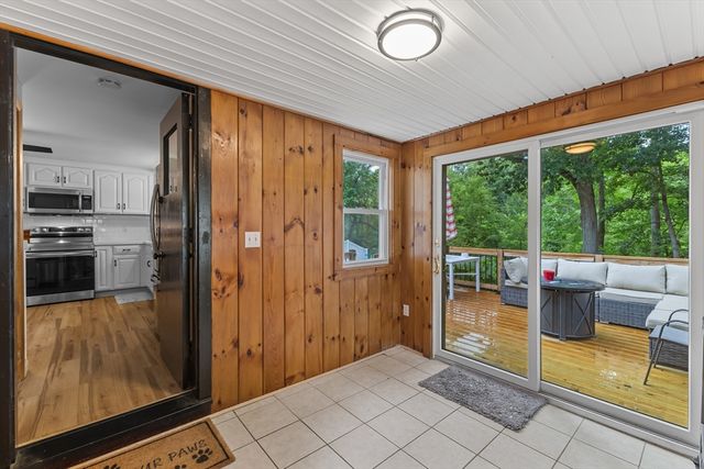24 June Street Ter, Worcester, MA 01602