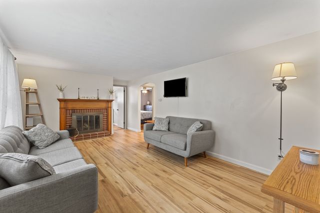 24 June Street Ter, Worcester, MA 01602