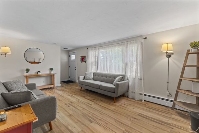 24 June Street Ter, Worcester, MA 01602
