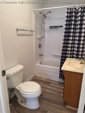 303 E 11th Street, Belle, WV 25015