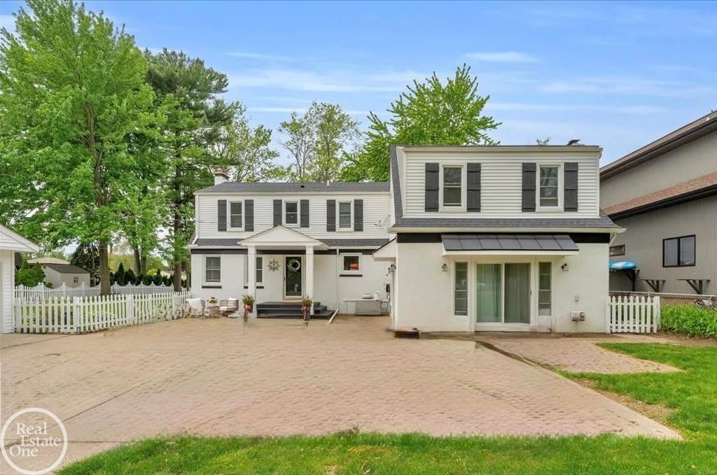 28800 Old North River Road, Harrison Twp, MI 48045