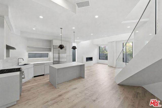 407 Rialto Avenue, Venice, CA 90291