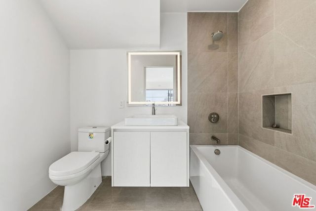 407 Rialto Avenue, Venice, CA 90291