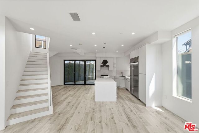 407 Rialto Avenue, Venice, CA 90291