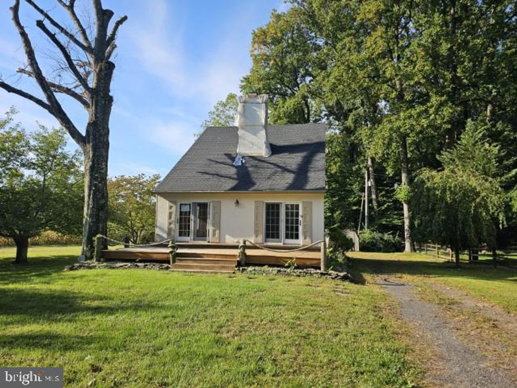 1215 RIVER RD, WASHINGTON CROSSING, PA 18977 — exterior