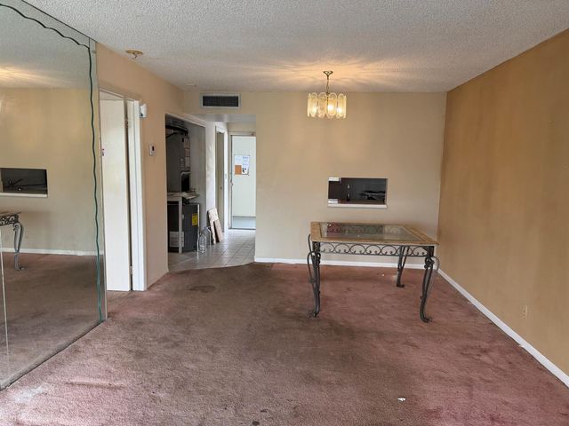 3090 NW 46th Avenue 211c, Lauderdale Lakes, FL 33313