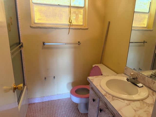 3090 NW 46th Avenue 211c, Lauderdale Lakes, FL 33313