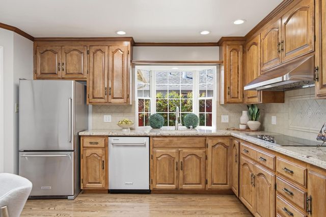 325 Palomar Court, San Bruno, CA 94066