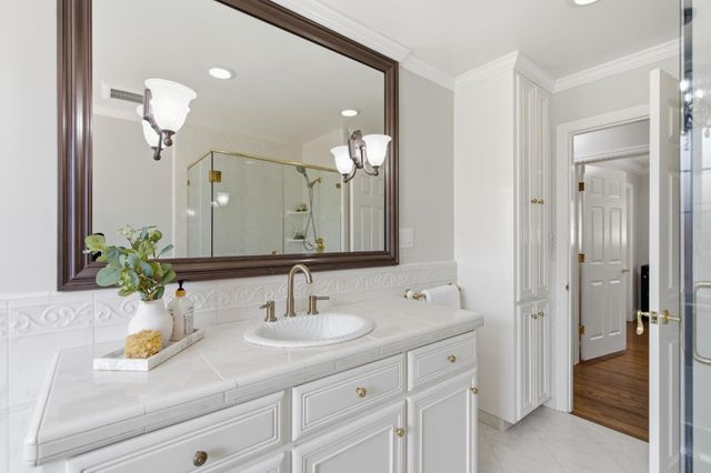 325 Palomar Court, San Bruno, CA 94066