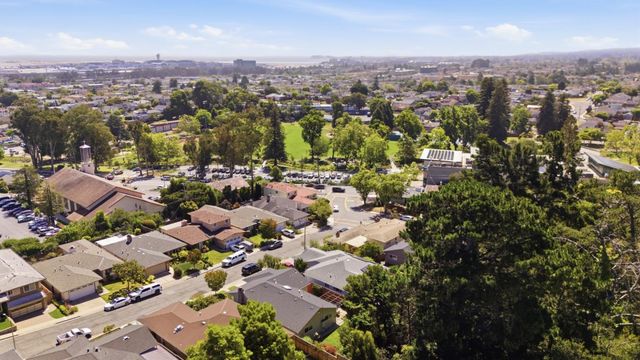 325 Palomar Court, San Bruno, CA 94066