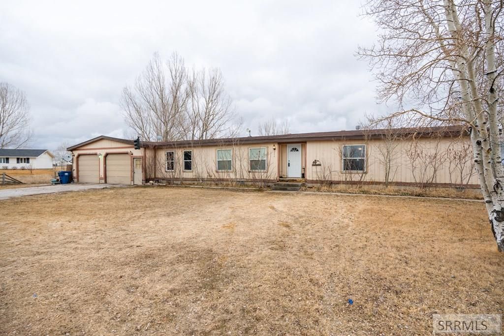 Image 4 of property listing at 3774 Highway 33, Sugar City, ID 83448