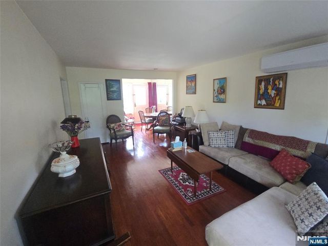 152 Boyden Avenue A, Maplewood, NJ 07040