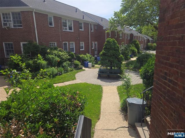 152 Boyden Avenue A, Maplewood, NJ 07040