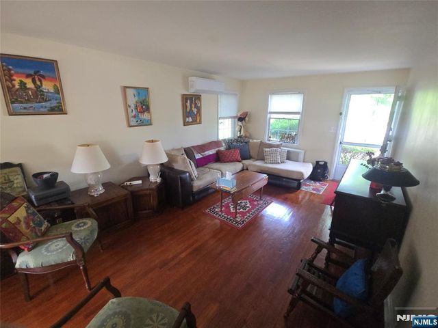 152 Boyden Avenue A, Maplewood, NJ 07040
