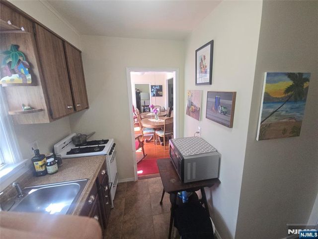 152 Boyden Avenue A, Maplewood, NJ 07040