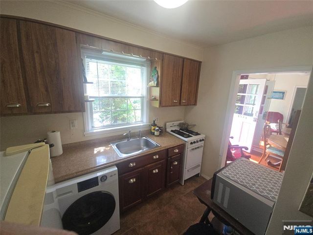 152 Boyden Avenue A, Maplewood, NJ 07040