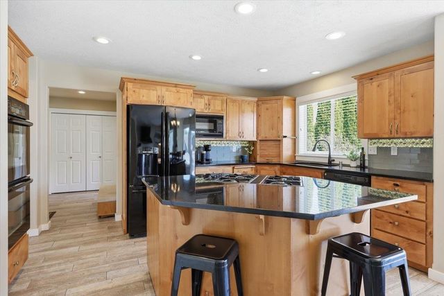 2221 S Steen Rd, Spokane Valley, WA 99037