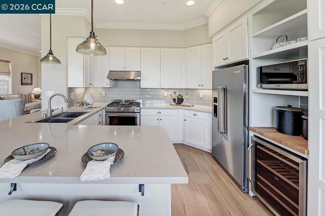 592 High Eagle Ct, Walnut Creek, CA 94595