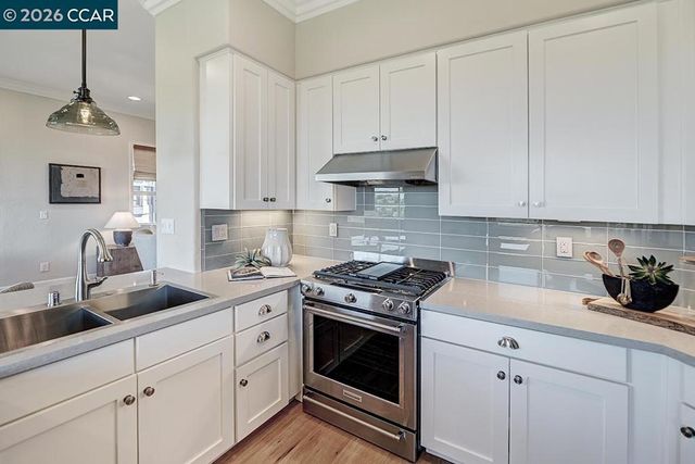 592 High Eagle Ct, Walnut Creek, CA 94595