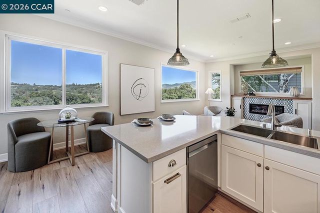 592 High Eagle Ct, Walnut Creek, CA 94595