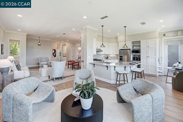 592 High Eagle Ct, Walnut Creek, CA 94595