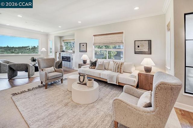 592 High Eagle Ct, Walnut Creek, CA 94595