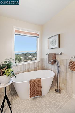 592 High Eagle Ct, Walnut Creek, CA 94595