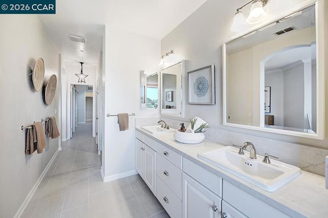 592 High Eagle Ct, Walnut Creek, CA 94595