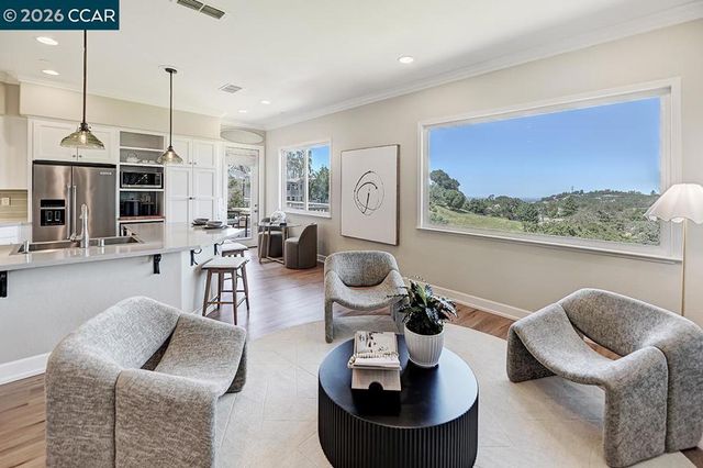 592 High Eagle Ct, Walnut Creek, CA 94595