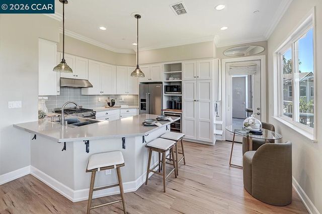592 High Eagle Ct, Walnut Creek, CA 94595