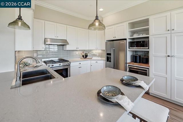 592 High Eagle Ct, Walnut Creek, CA 94595