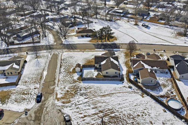 812 Butterfield Road, Manhattan, KS 66502