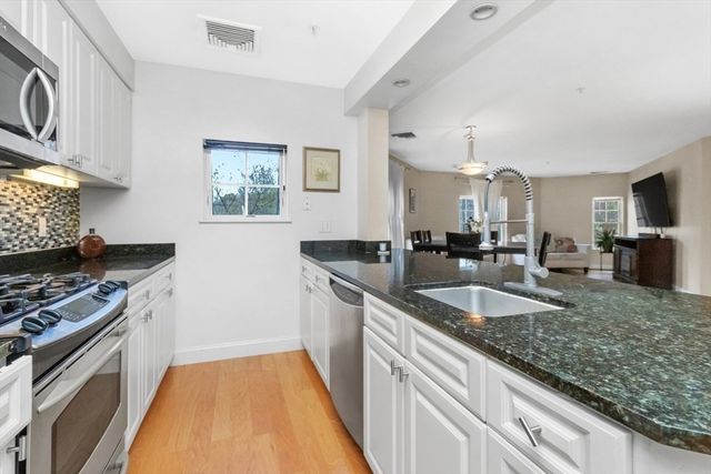 501 Commerce Dr 2204, Braintree, MA 02184