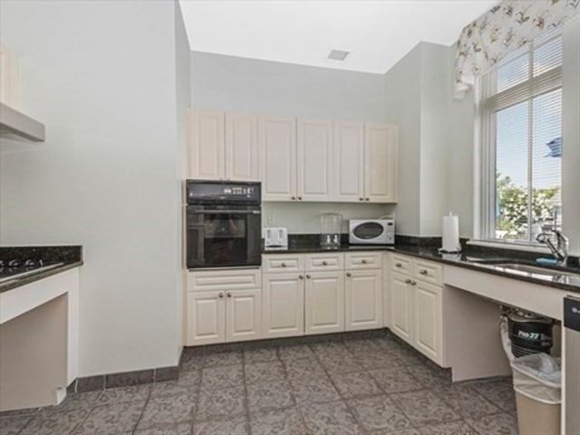 501 Commerce Dr 2204, Braintree, MA 02184