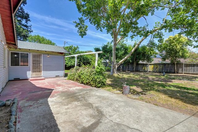 4764 Hixon Cir, Carmichael, CA 95608