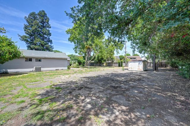 4764 Hixon Cir, Carmichael, CA 95608