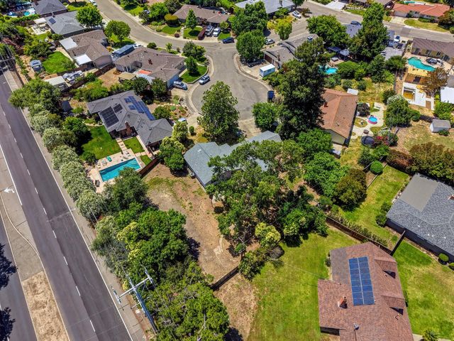 4764 Hixon Cir, Carmichael, CA 95608