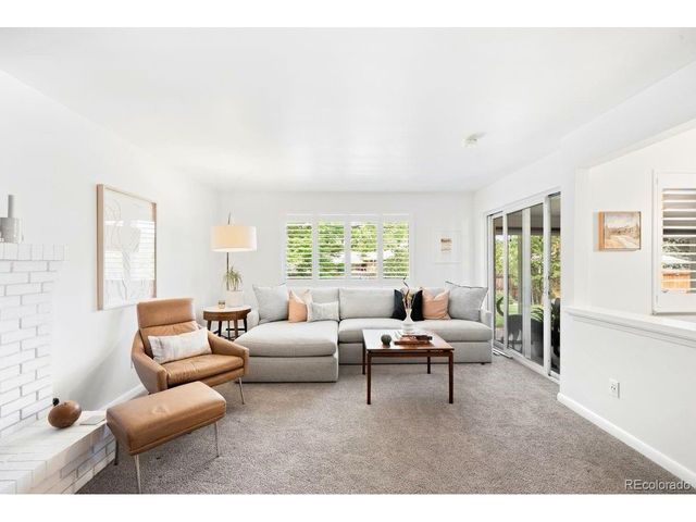 215 Oakland St, Aurora, CO 80010
