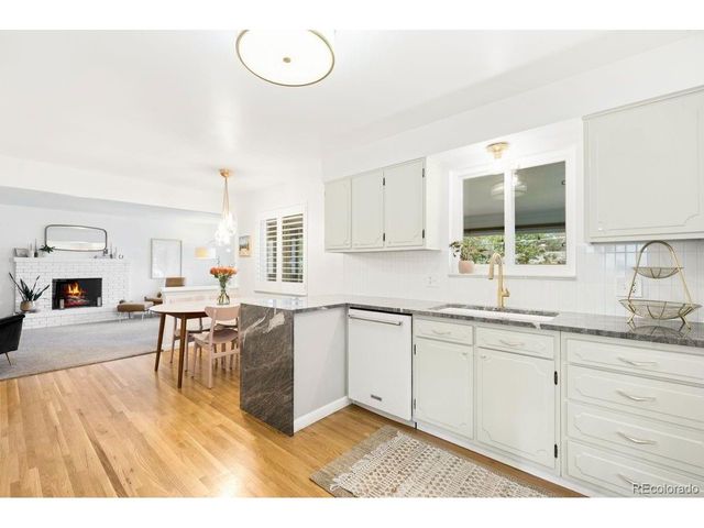 215 Oakland St, Aurora, CO 80010