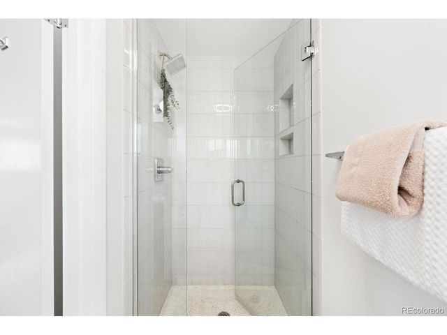 215 Oakland St, Aurora, CO 80010