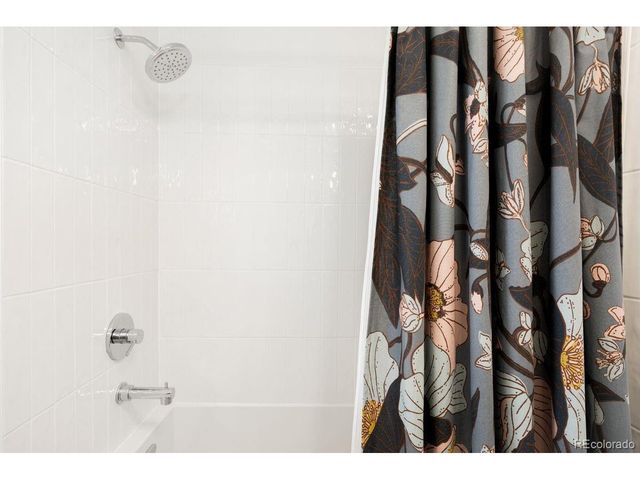 215 Oakland St, Aurora, CO 80010