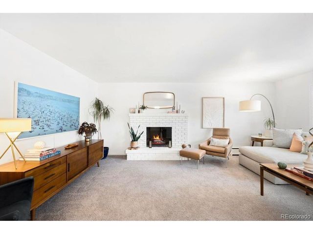 215 Oakland St, Aurora, CO 80010