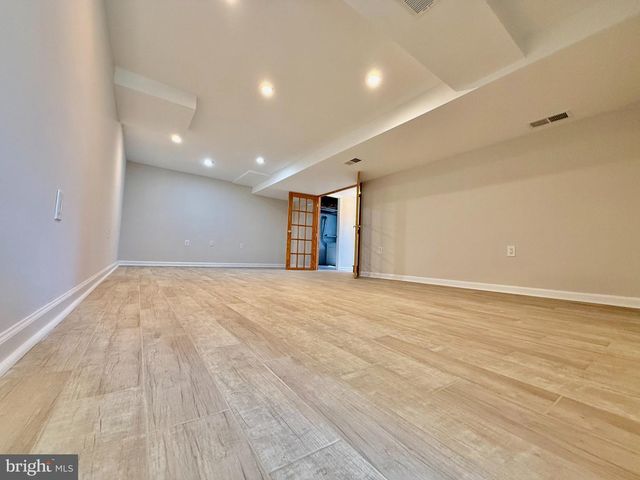 7401 CAMP ALGER AVE, Falls Church, VA 22042